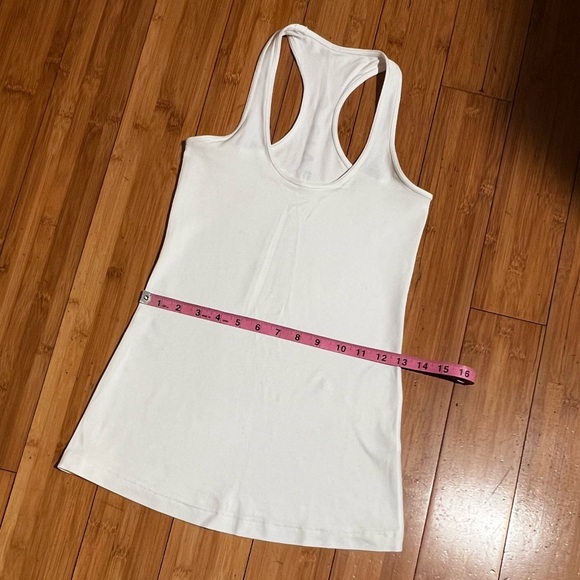 Rare Lululemon Graphic Racerback Tank White Size 2 - Picture 8 of 10
